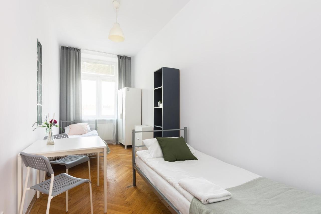 Nearto Main Square Hostel